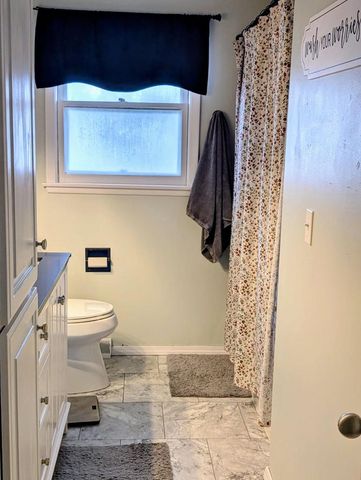 328 E MAIN STREET, Hilbert, WI 54129