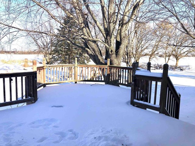 328 E MAIN STREET, Hilbert, WI 54129