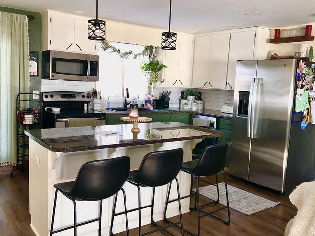 328 E MAIN STREET, Hilbert, WI 54129