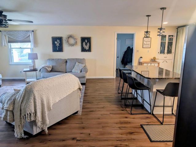 328 E MAIN STREET, Hilbert, WI 54129