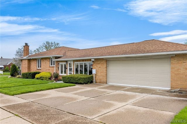 205 Glencove Rd, Tonawanda, NY 14223