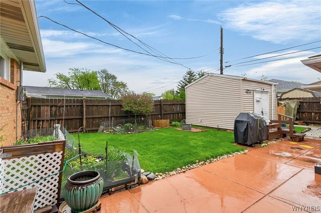 205 Glencove Rd, Tonawanda, NY 14223