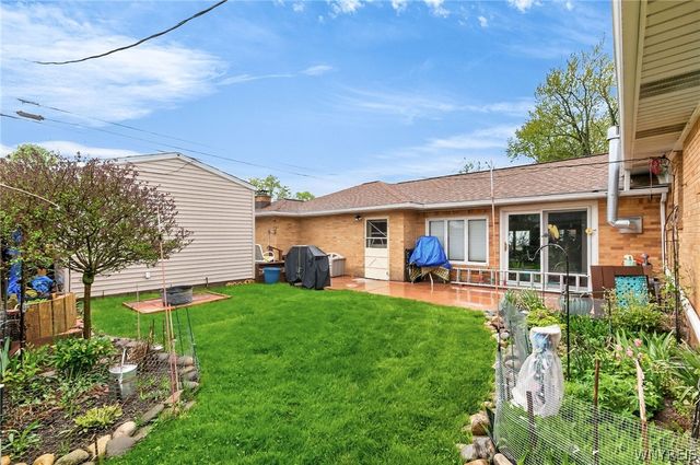 205 Glencove Rd, Tonawanda, NY 14223