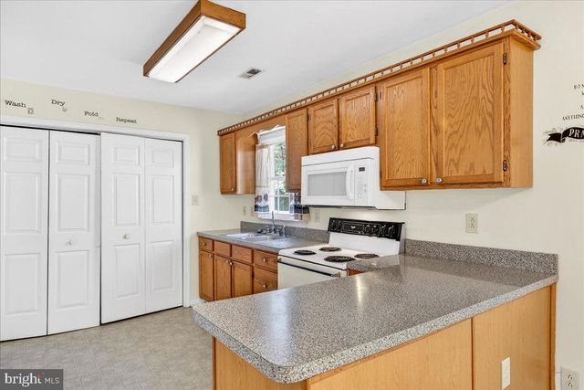 719 LAKE CAROLINE DR, Ruther Glen, VA 22546
