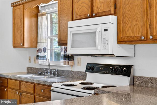 719 LAKE CAROLINE DR, Ruther Glen, VA 22546