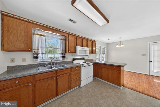 719 LAKE CAROLINE DR, Ruther Glen, VA 22546