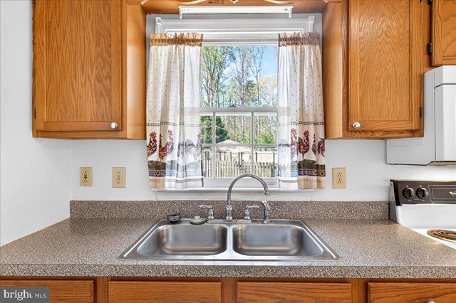 719 LAKE CAROLINE DR, Ruther Glen, VA 22546