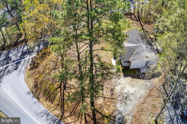 719 LAKE CAROLINE DR, Ruther Glen, VA 22546