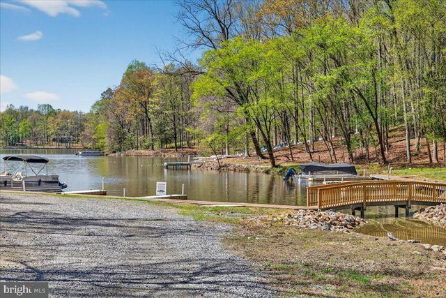 719 LAKE CAROLINE DR, Ruther Glen, VA 22546