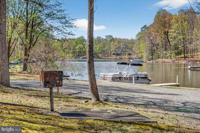 719 LAKE CAROLINE DR, Ruther Glen, VA 22546