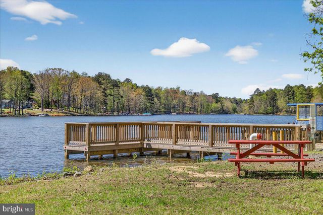 719 LAKE CAROLINE DR, Ruther Glen, VA 22546