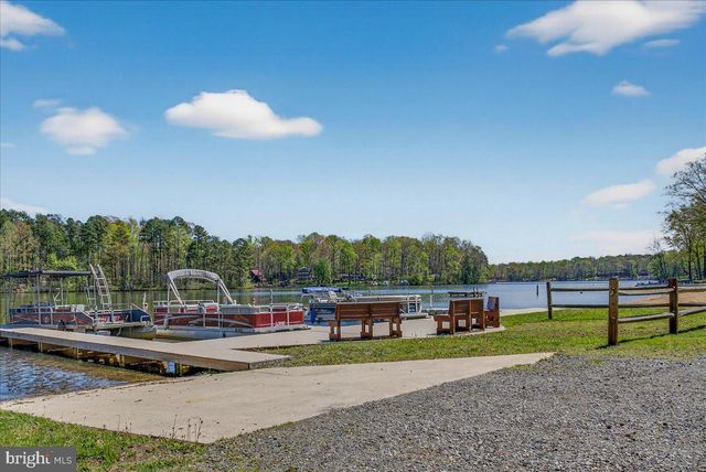 719 LAKE CAROLINE DR, Ruther Glen, VA 22546