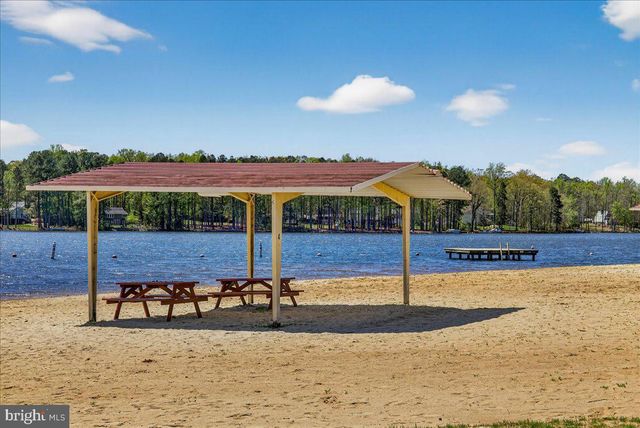 719 LAKE CAROLINE DR, Ruther Glen, VA 22546
