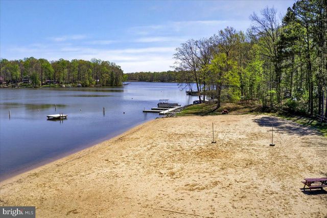 719 LAKE CAROLINE DR, Ruther Glen, VA 22546
