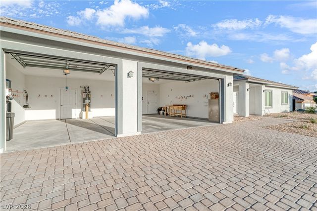 2261 Pampa Avenue, Pahrump, NV 89048