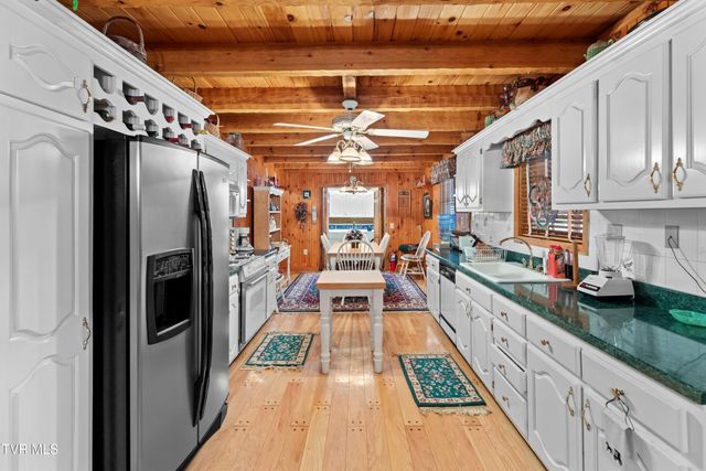 257 Jones Lane, Mooresburg, TN 37811