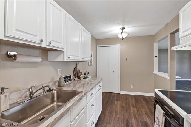 26179 Raintree Boulevard D8, Olmsted Falls, OH 44138