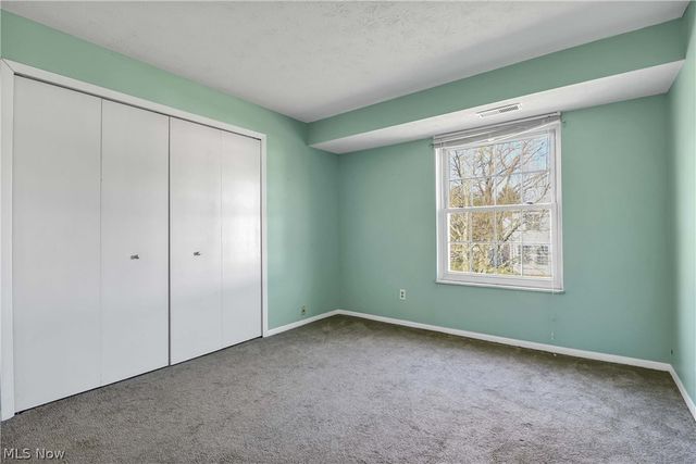 26179 Raintree Boulevard D8, Olmsted Falls, OH 44138