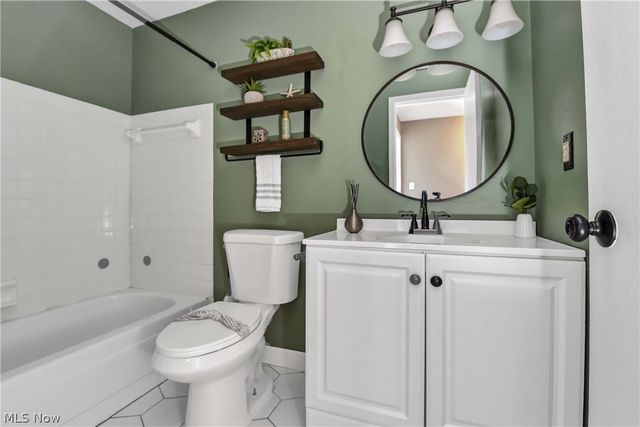 26179 Raintree Boulevard D8, Olmsted Falls, OH 44138