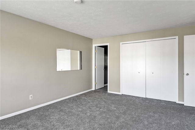 26179 Raintree Boulevard D8, Olmsted Falls, OH 44138