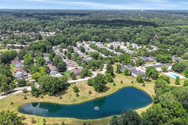 26179 Raintree Boulevard D8, Olmsted Falls, OH 44138