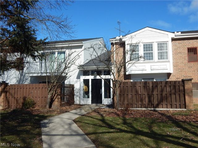 26179 Raintree Boulevard D8, Olmsted Falls, OH 44138