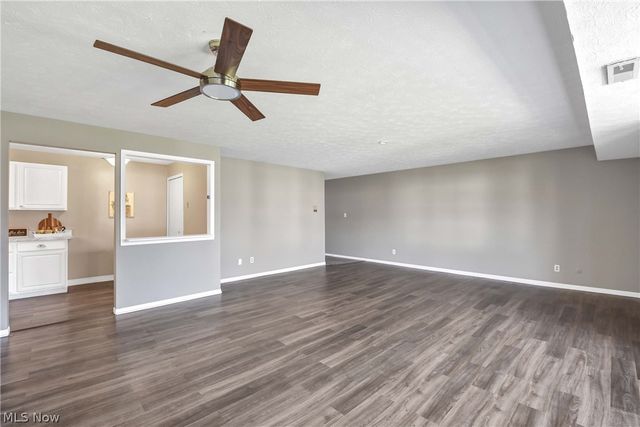 26179 Raintree Boulevard D8, Olmsted Falls, OH 44138