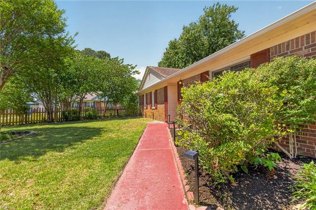 1117 Camelot CT, Chesapeake, VA 23323