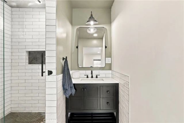 3412 N Greenbrier, Long Beach, CA 90808