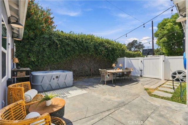 3412 N Greenbrier, Long Beach, CA 90808