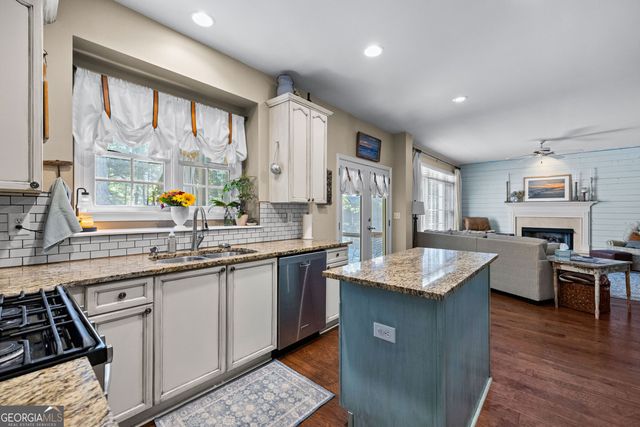 23 Woodshire, Newnan, GA 30265