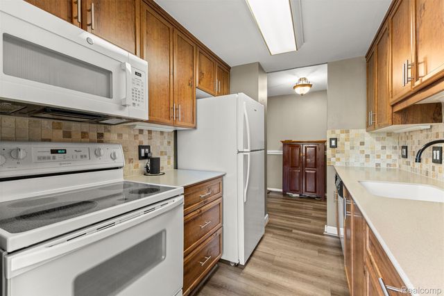 22700 Garrison Street 302, Dearborn, MI 48124