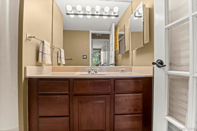 22700 Garrison Street 302, Dearborn, MI 48124