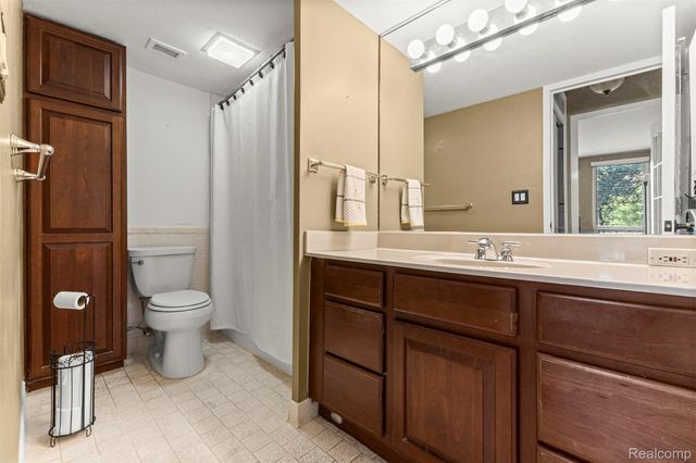 22700 Garrison Street 302, Dearborn, MI 48124