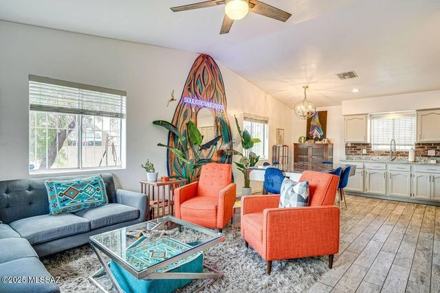 532 W District Street, Tucson, AZ 85714