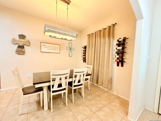 308 Bunker Hill, Pleasanton, TX 78064