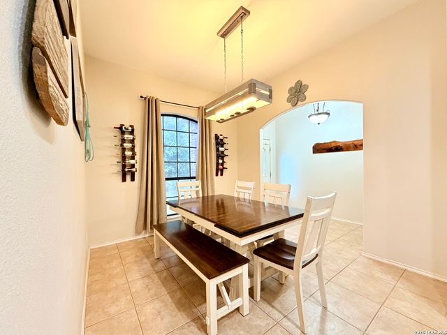 308 Bunker Hill, Pleasanton, TX 78064