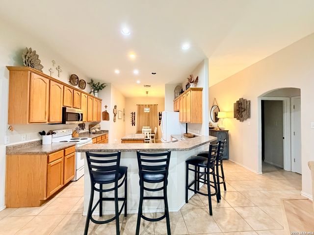 308 Bunker Hill, Pleasanton, TX 78064
