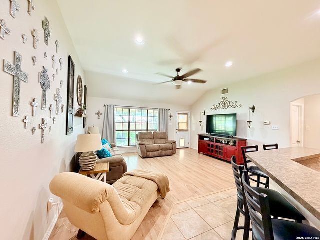 308 Bunker Hill, Pleasanton, TX 78064