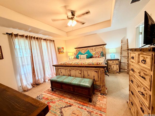 308 Bunker Hill, Pleasanton, TX 78064