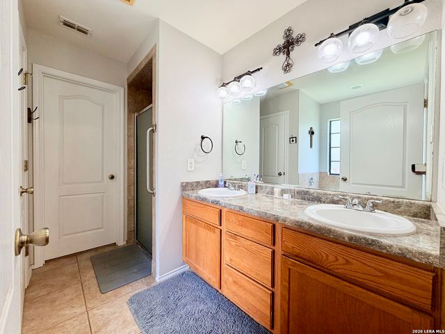 308 Bunker Hill, Pleasanton, TX 78064