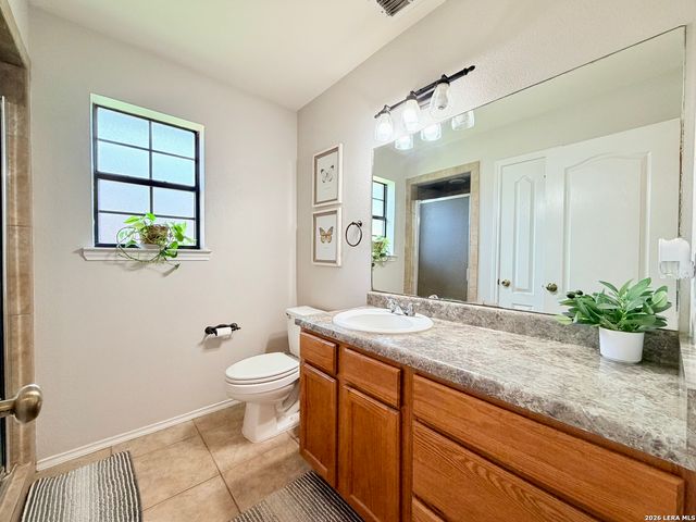 308 Bunker Hill, Pleasanton, TX 78064