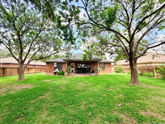 308 Bunker Hill, Pleasanton, TX 78064