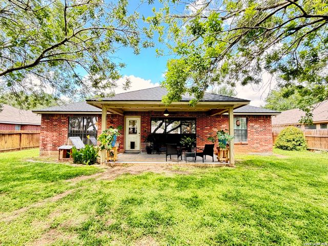 308 Bunker Hill, Pleasanton, TX 78064