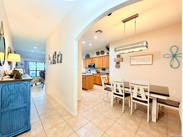 308 Bunker Hill, Pleasanton, TX 78064