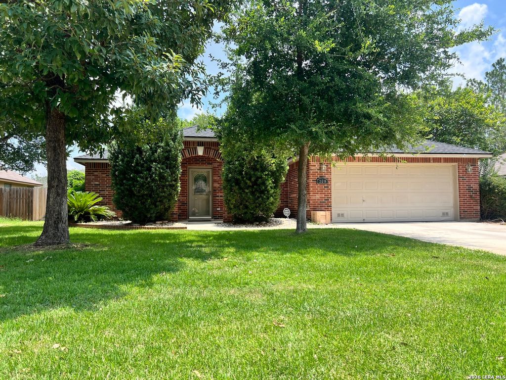 308 Bunker Hill, Pleasanton, TX 78064