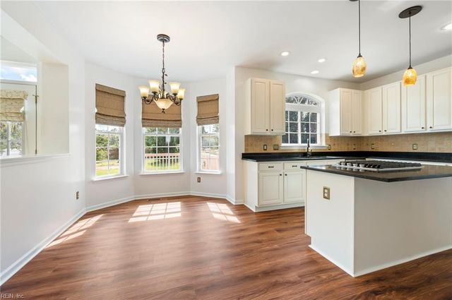 126 Hawks Nest LN, Suffolk, VA 23435