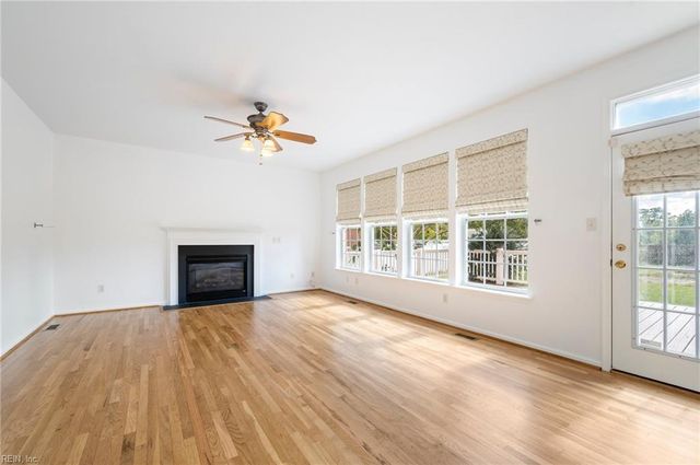 126 Hawks Nest LN, Suffolk, VA 23435
