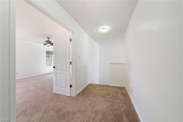 126 Hawks Nest LN, Suffolk, VA 23435