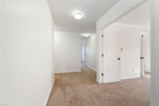 126 Hawks Nest LN, Suffolk, VA 23435